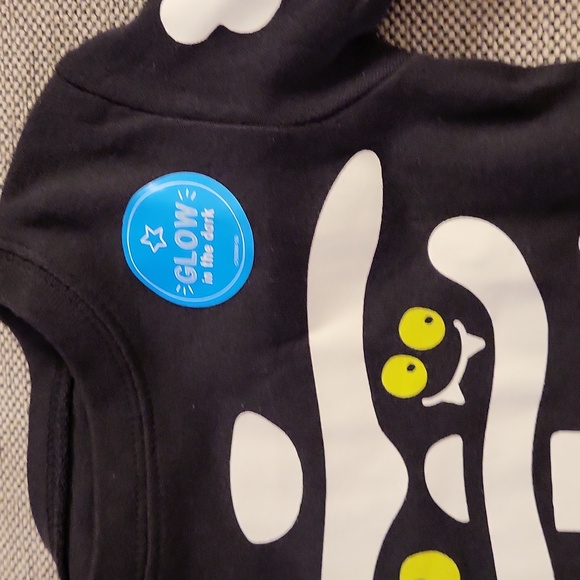 Carter's GLOW IN THE DARK pj's - Picture 2 of 4